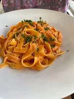 Lachsnudeln